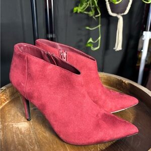 Elegant Red Suede Ankle Boots